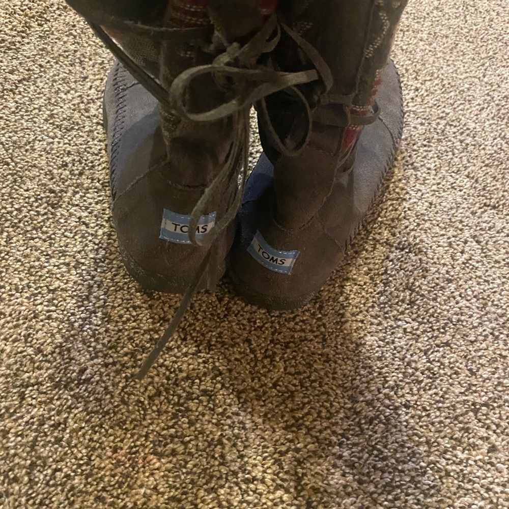 Boots - Picture 3 of 5